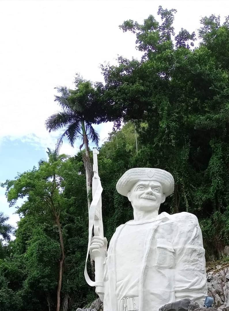 YordanRamrez5's tweet photo. 65 años de que Fidel creara esta triunfadora milicia campesina.  #PinardelRío
Los Malagones siempre #JuntoAFidel. https://t.co/8P4XmxfIjn