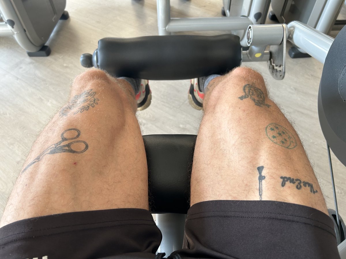 Need some tattooed legs ?