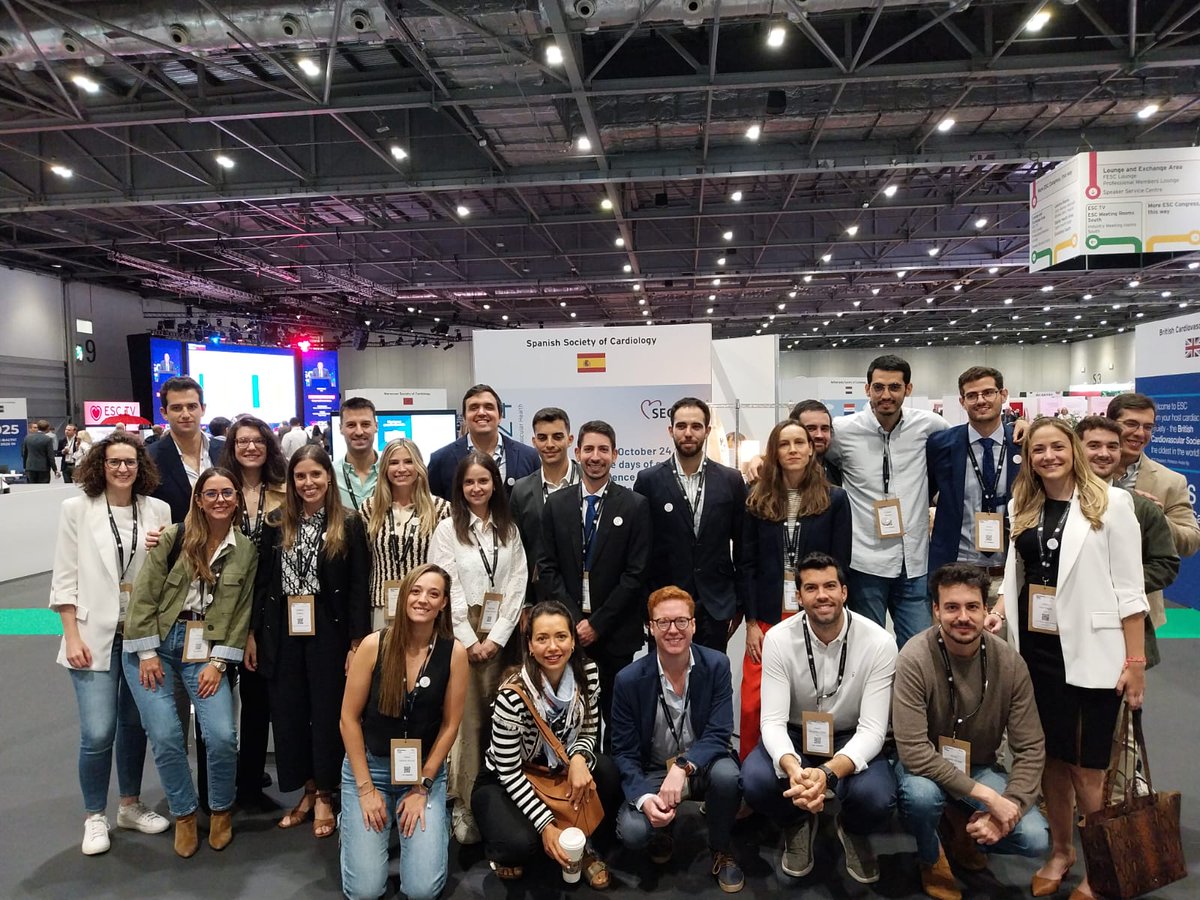 Soc Esp Cardiología (@secardiologia) on Twitter photo Jóvenes cardiólogos acuden a #ESCCongress de Londres para impulsar y continuar con su formación.
Gracias por la visita al stand de la SEC🇪🇸
<a href="/JovenesSec/">JóvenesSEC</a> <a href="/ResiSec/">ResiSEC</a> Jóvenes cardiólogos acuden a #ESCCongress de Londres para impulsar y continuar con su formación.
Gracias por la visita al stand de la SEC🇪🇸
<a href="/JovenesSec/">JóvenesSEC</a> <a href="/ResiSec/">ResiSEC</a>