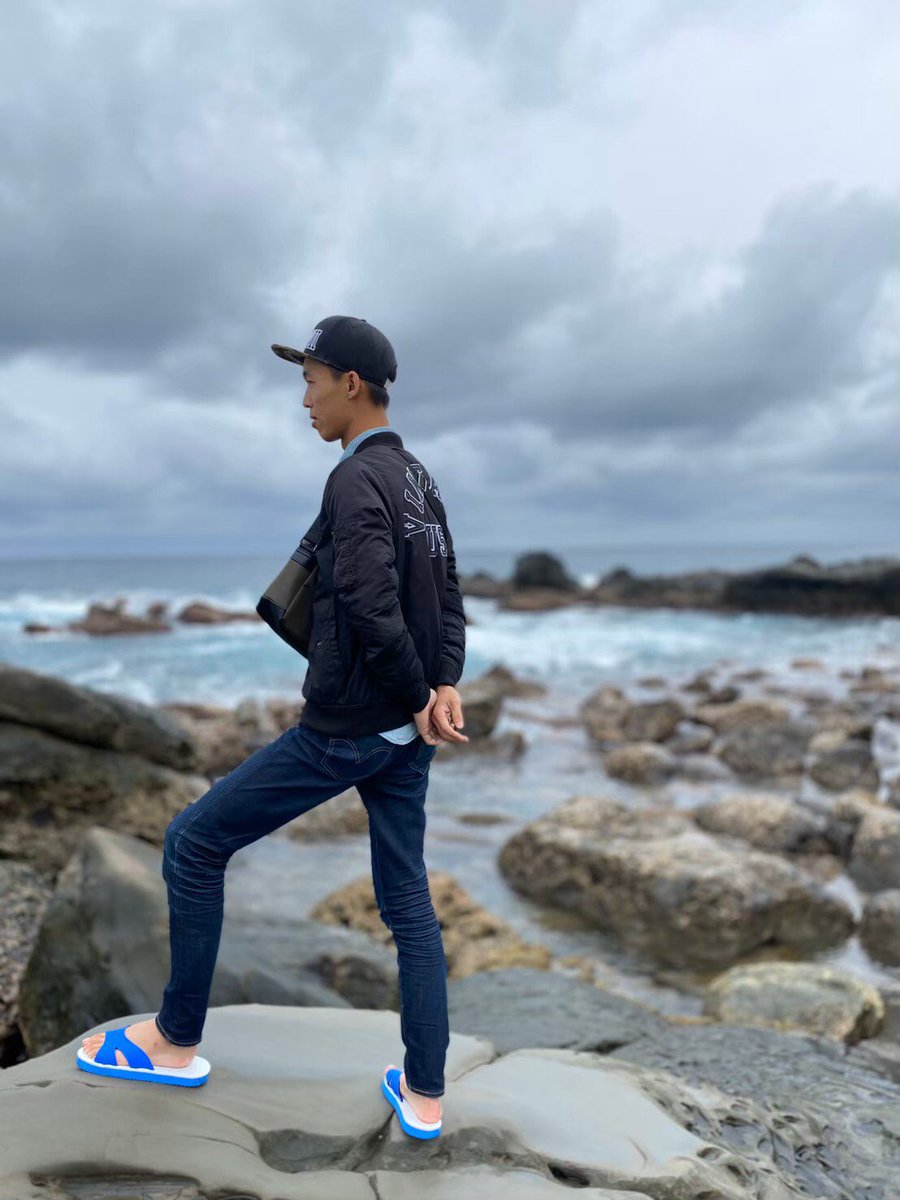 下班之後感覺開始無聊了，有人要陪我一起出去走走嗎？還是來看場大橋頭。
#雲林 #單女 #單男 #人妻 #夫妻情侶