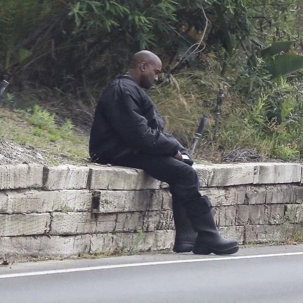 bptmuzik's tweet photo. Amerikalı bir kadın, Kanye West’in kendisi ile telepati yöntemiyle iletişime geçip çocuklu bir arabayı çalmasını söylediğini ve bu yüzden tutuklandığını açıkladı. https://t.co/tFpHHtsvOD