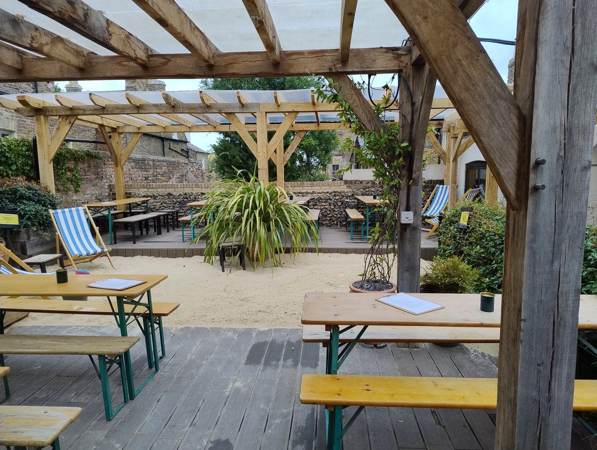 No Expert tweet media