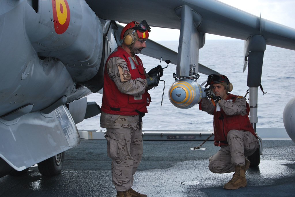 KepaSagardi's tweet photo. Pregunta: ⁉️
¿Cuál es el tamaño del pañol de bombas del L-61 Juan Carlos I 🇪🇦?
- ¿Dimensiones?
- ¿Volumen?
- ¿Pallets equivalentes?
- ¿Cualquier otro dato?
Busco esta info para calcular número de misiones de ataque que los F-35B podrían hacer
¡Gracias de antemano! 😄
@Armada_esp https://t.co/ykFNApnSJL
