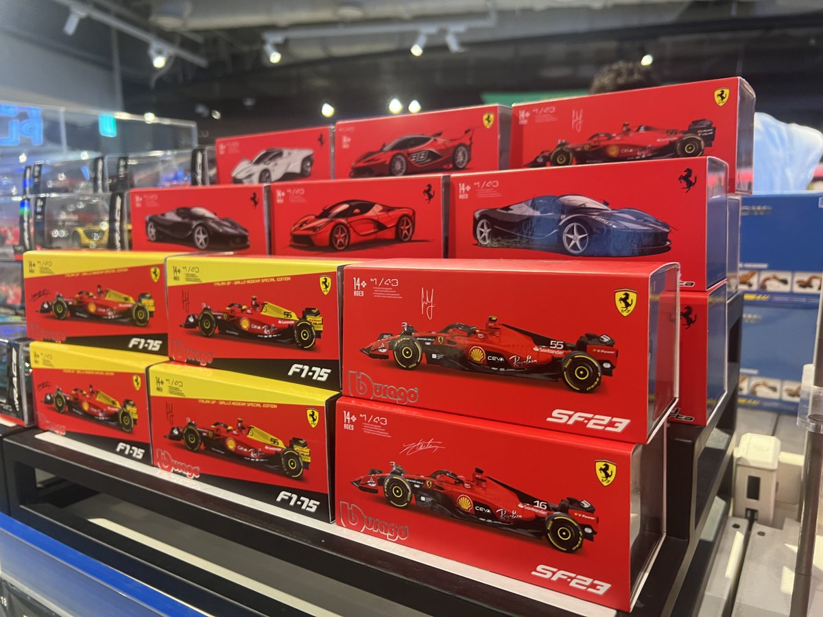Shyug_F1's tweet photo. 용산에 가면 보물찾기 하듯 좀좀따리 에프원 카를 발견할 수 있음....🏎️ https://t.co/ACCTYj1akc