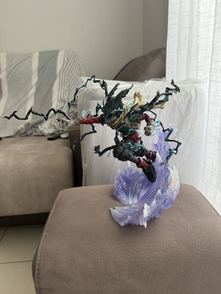Hirakinuki's tweet photo. Je viens de recevoir la Black Deku en ARTFX J ! https://t.co/mlCrCAGIUY