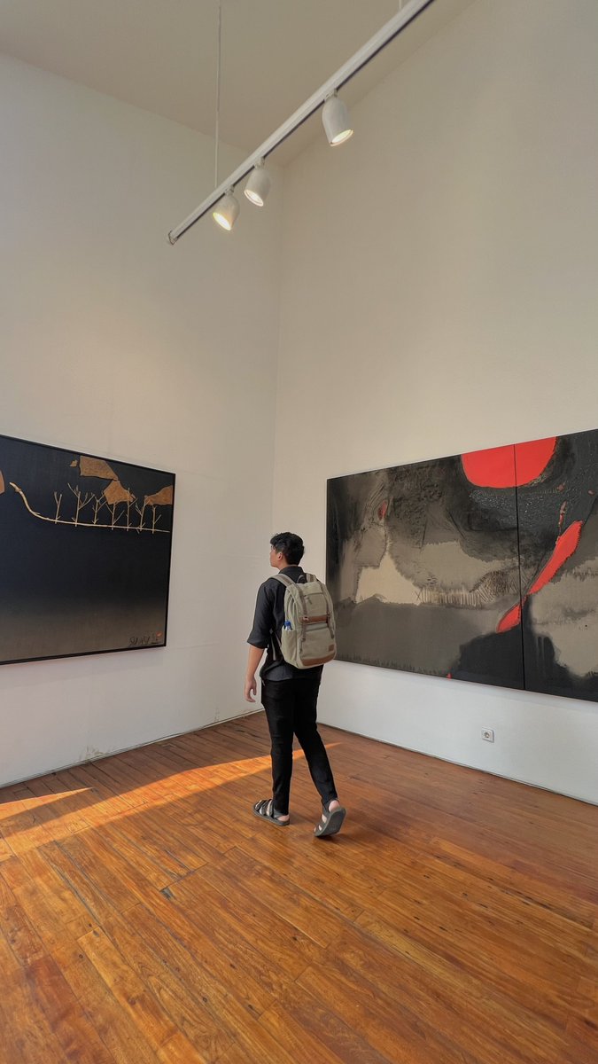 Jaevousime's tweet photo. Art dallery date @alansuparlan https://t.co/SAktBVFb71