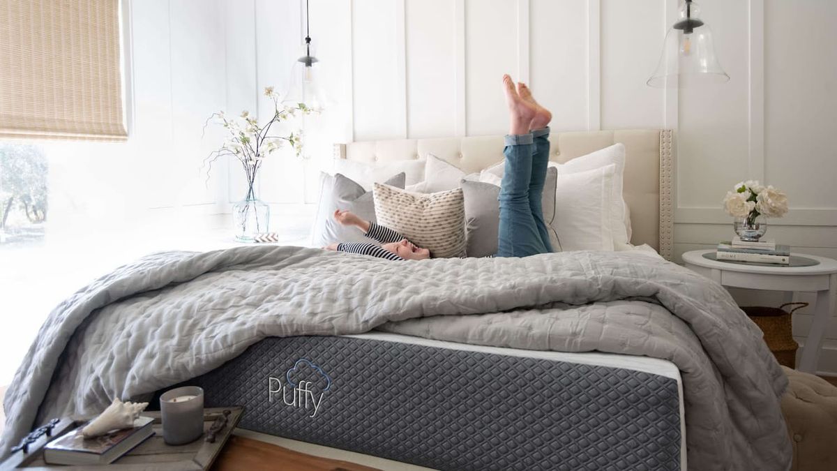 lopezunwired's tweet image. What is a Puffy mattress, and should you buy one in the Labor Day sales? I'm a mattress tester, here's what I think dlvr.it/TCbrvW #Mattresses #LaborDay #Sleep #Wellness