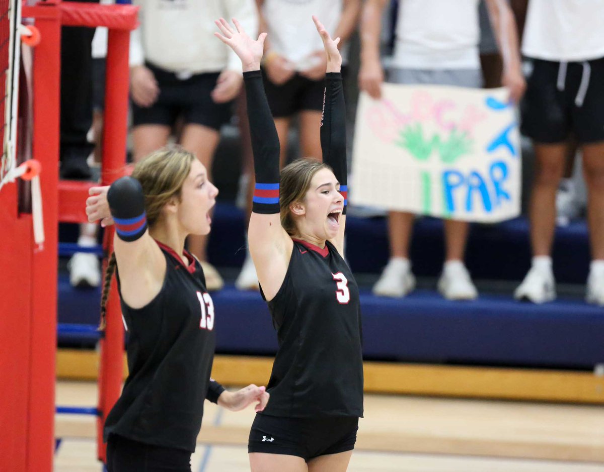 St. James Slam 🔥

Washburn Rural takes down Blue Valley (25-22, 25-6) 

Blue Valley North over Seaman (25-18, 25-18)

Best photos from this morning here: cjonline.com/picture-galler…