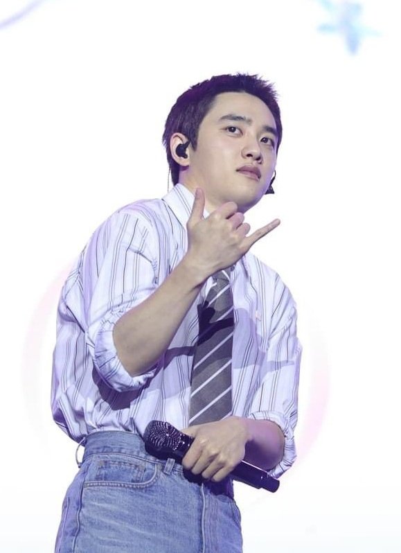 CHANSOOperior's tweet image. KYUNGSOO'S DIFFERENT VERS OF  "EYY 🤙🏻"

CHOOSE YOUR FIGHTER LMAOO 🤣🤣🤣🤣🤣🤣🤣🤣🤣🤣🤣🤣🤣🤣🤣🤣🤣🤣🤣🤣🤣🤣🤣🤣🤣🤣

#BLOOMinManilaD1
#BLOOM_in_MANILA
#FANCONCERT_BLOOM