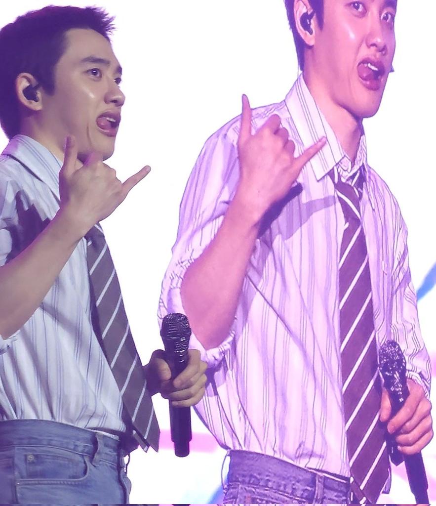 CHANSOOperior's tweet image. KYUNGSOO'S DIFFERENT VERS OF  "EYY 🤙🏻"

CHOOSE YOUR FIGHTER LMAOO 🤣🤣🤣🤣🤣🤣🤣🤣🤣🤣🤣🤣🤣🤣🤣🤣🤣🤣🤣🤣🤣🤣🤣🤣🤣🤣

#BLOOMinManilaD1
#BLOOM_in_MANILA
#FANCONCERT_BLOOM