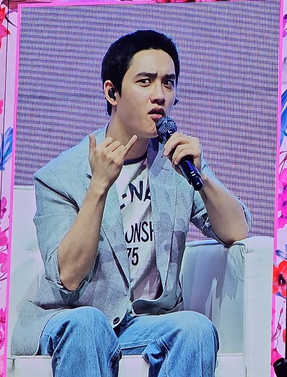 CHANSOOperior's tweet image. KYUNGSOO'S DIFFERENT VERS OF  "EYY 🤙🏻"

CHOOSE YOUR FIGHTER LMAOO 🤣🤣🤣🤣🤣🤣🤣🤣🤣🤣🤣🤣🤣🤣🤣🤣🤣🤣🤣🤣🤣🤣🤣🤣🤣🤣

#BLOOMinManilaD1
#BLOOM_in_MANILA
#FANCONCERT_BLOOM