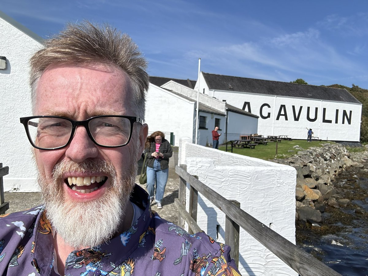 ska_dad's tweet photo. Continuing the pilgrimage to #Islay #Lagavulin #Offerman https://t.co/ZyafAwpxrO