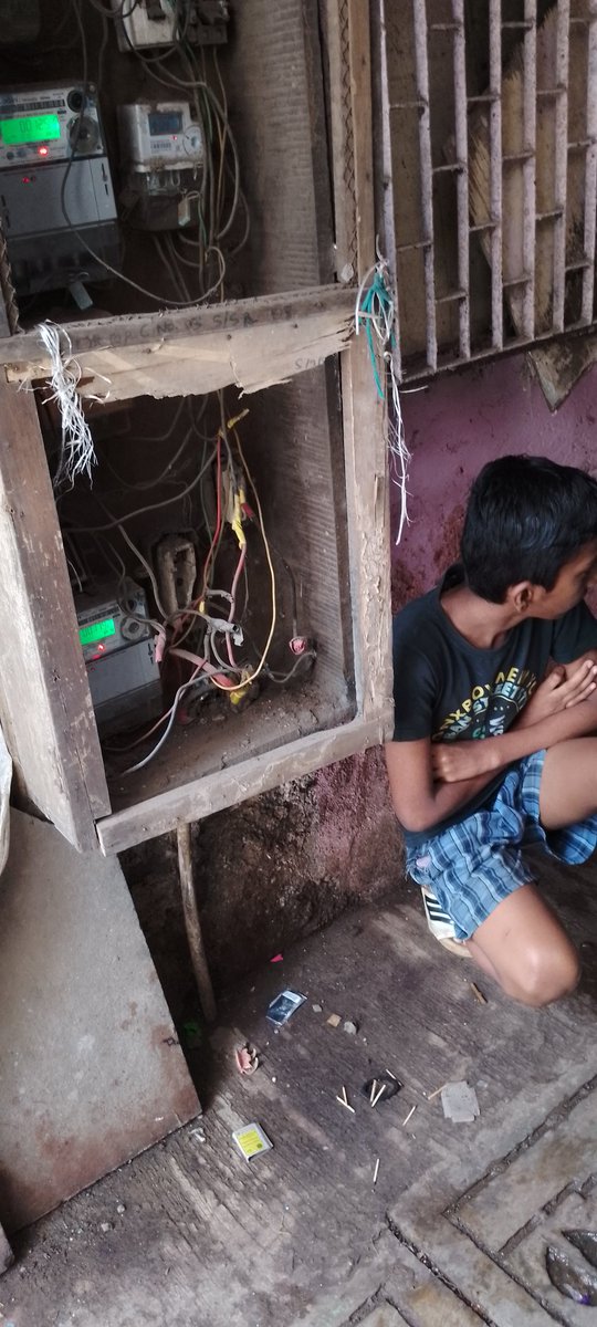 vijayvish100's tweet image. This @Adani_Elec_Mum   #meterbox has been installed in a way that poses a significant danger. It could cause serious harm, especially to children, and even lead to a loss of life. Please take immediate action to address this issue.&quot;@Adani_Elec_Mum @AdaniOnline