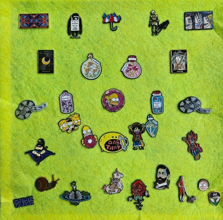 MrMartianDesign's tweet image. RTs are appreciated! Help me find these pins new homes 🤲