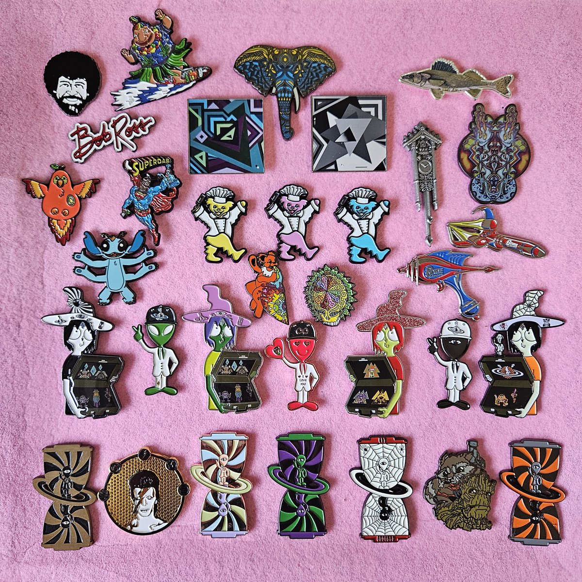 MrMartianDesign's tweet image. RTs are appreciated! Help me find these pins new homes 🤲