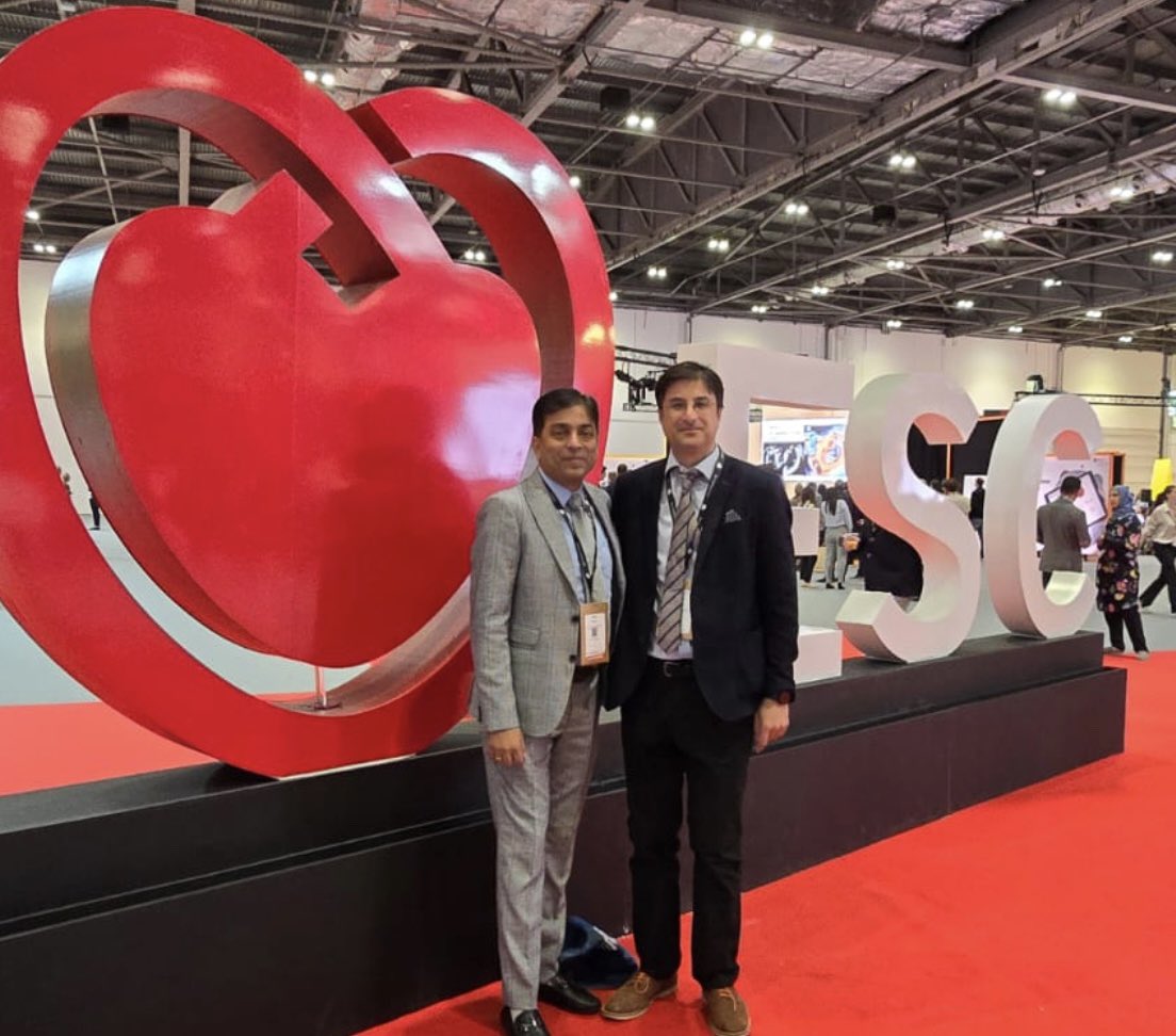 Annual selfie at European Society of Cardiology  society of Cardiology with my dear friend <a href="/YassirJavaid/">Yassir Javaid</a> 

We will continue with our journey leading medical education projects globally. 💪🏽💪🏽

<a href="/escardio/">European Society of Cardiology</a> #ESC2024 #ESCCongress #CardioX #UK #London