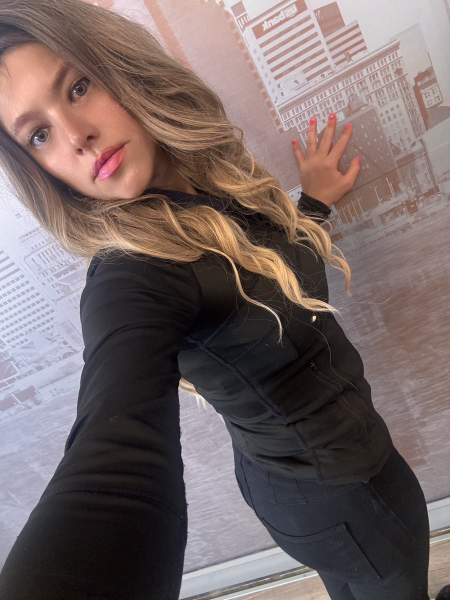 USA90sGal07's tweet image. Morning ☀️I’m ready to be off at work. I’m at 120 pounds I’m thinking maybe just a little more like a steady 115.