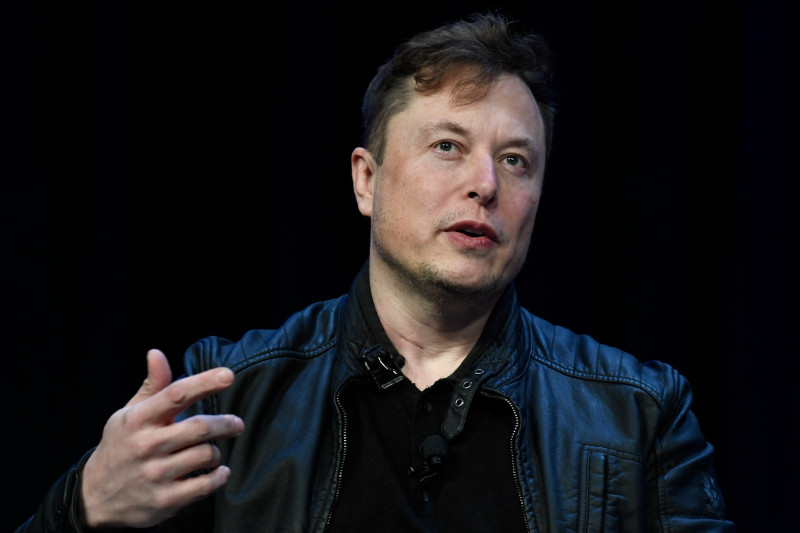 ListinDiario's tweet photo. Musk arremete contra el "seudojuez" De Moraes y contra "el régimen represivo" de Brasil

🔗https://t.co/pgduF6Hi5z

#ListínDiario https://t.co/yluoPsJMXz