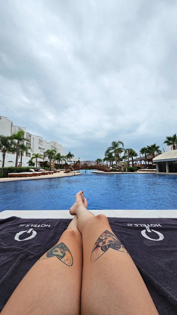 KhaosDePandora's tweet photo. 🌴 Spending our holidays in the paradise ☀️ https://t.co/QZ9GkyW0Ca