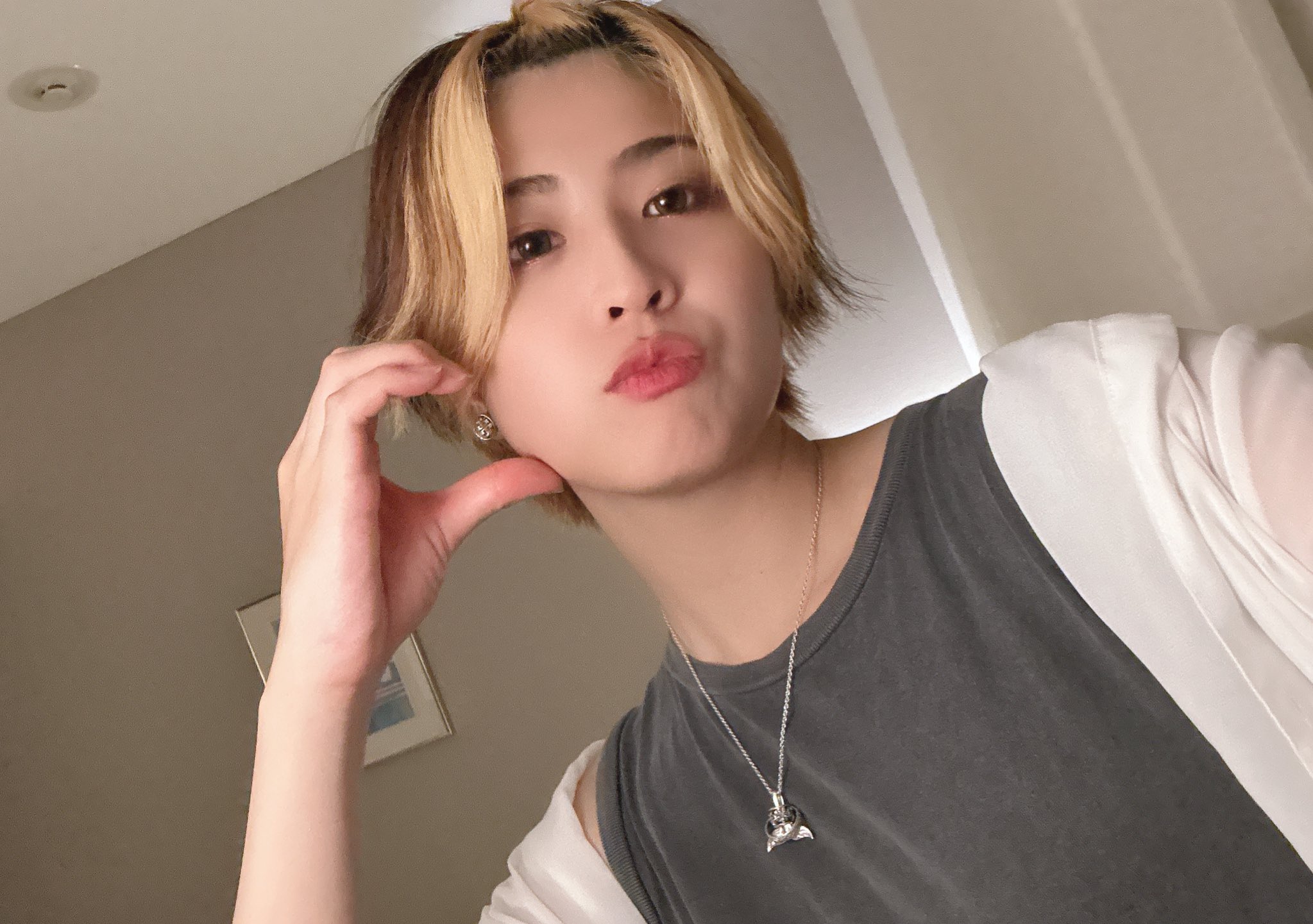 宮脇咲良、新ヘアで雰囲気ガラリ “激変ショット”にファン驚き（2025年2月13日）｜BIGLOBEニュース