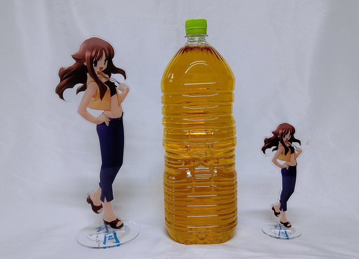 FANDC_Staff's tweet photo. 『水月 ~すいげつ~ Grand Package』アクリルフィギュア発売中です。各サイズ両面印刷です‼️
詳しくは引用元を確認してね🌟
写真は2Lペットボトルとの比較写真です。
※本商品ですが、入荷次第のお届けになります。大変申し訳ありません。よろしくお願いいたします。
#エフアンドシー
#FC01
#水月 https://t.co/HALzNr7fZ3