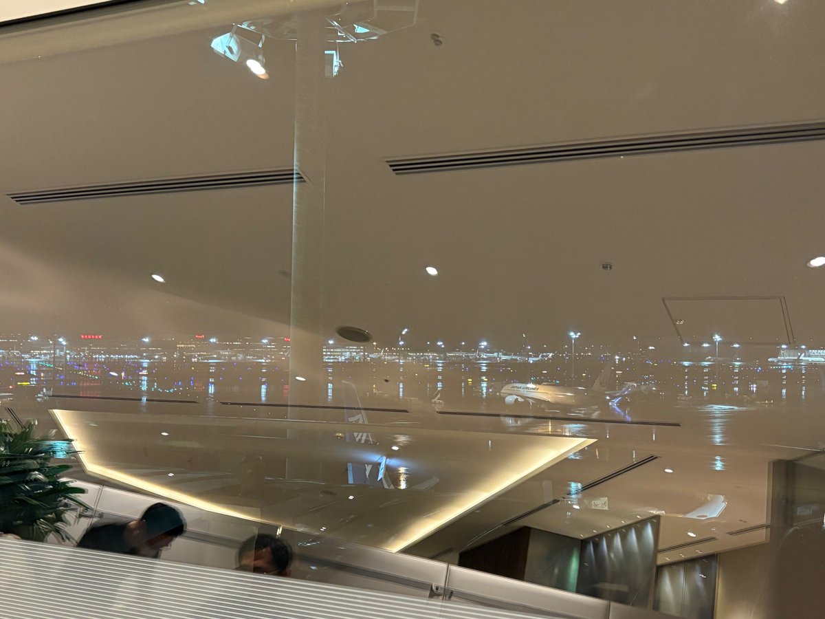 yasukata5's tweet photo. I’m departing for IRMMW-THz2024, which will be held in Perth, Australia. I was worried about what would happen due to Typhoon 10, but it looks like I can leave as scheduled.
https://t.co/qbdlECxoXb
#IRMMWTHz2024 #Typhoon10 https://t.co/1hi8KvI2Pf