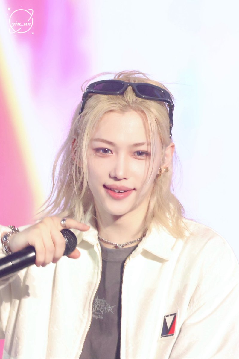 윤 tweet media