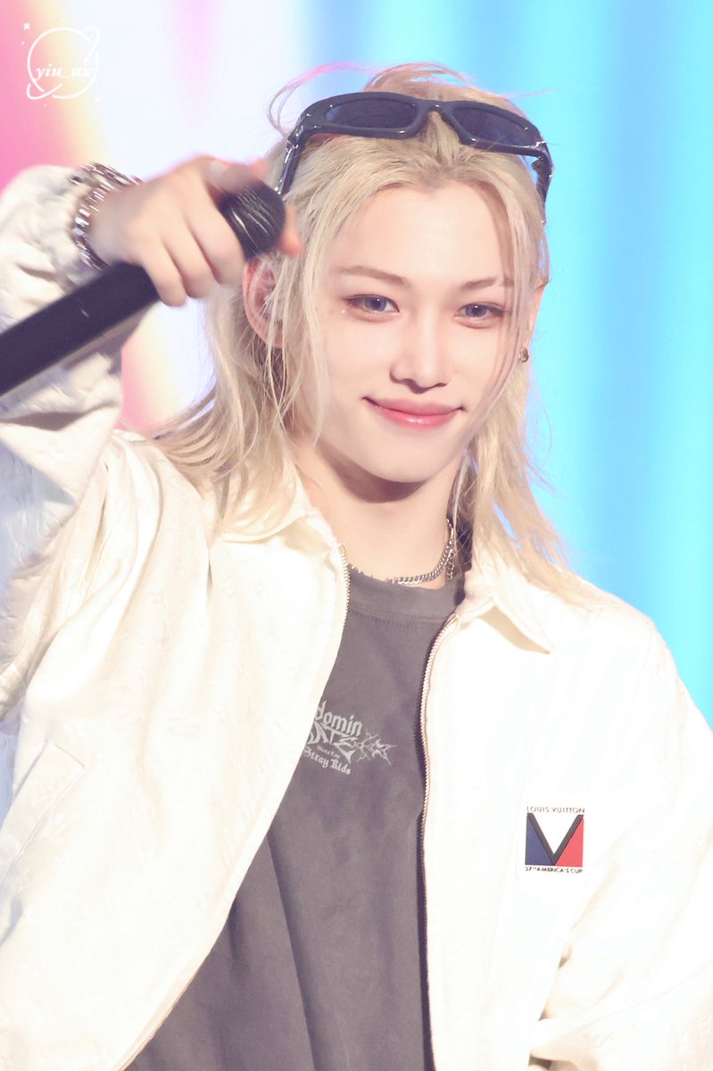 윤 tweet media