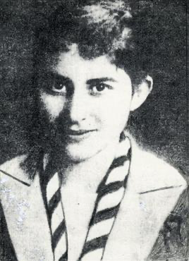 ANPIRomaPosti's tweet photo. Partigiana greca dell' #ΕΠΟΝ, #IroKonstantopoulou venne arrestata su delazione dai nazifascisti il #31luglio 1944.Detenuta presso il campo di #Haidari, poco fuori #Atene, dopo essere stata torturata brutalmente per giorni, venne fucilata il #5settembre 1944.Aveva solo 17 anni. https://t.co/Xzz78nufxI
