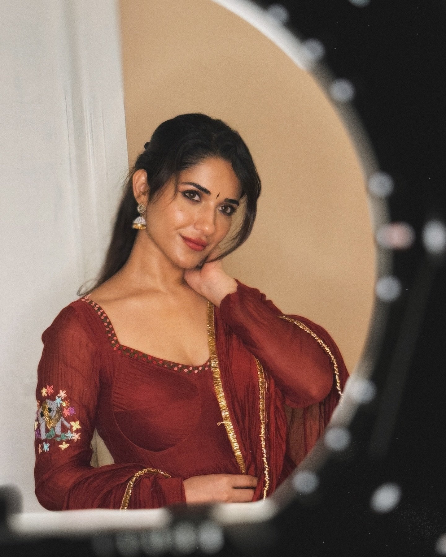 GWUG2ksbQAMu6wJ?format=jpg&name=large