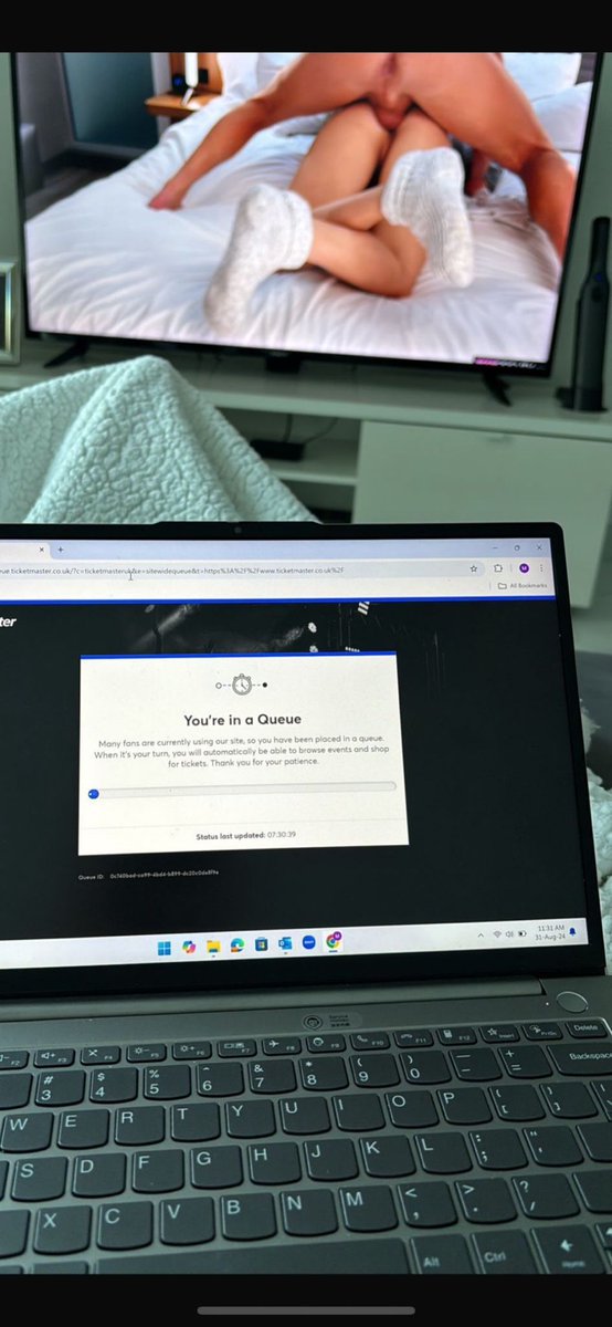 Still in a bloody queue 🤣
#OasisLive25