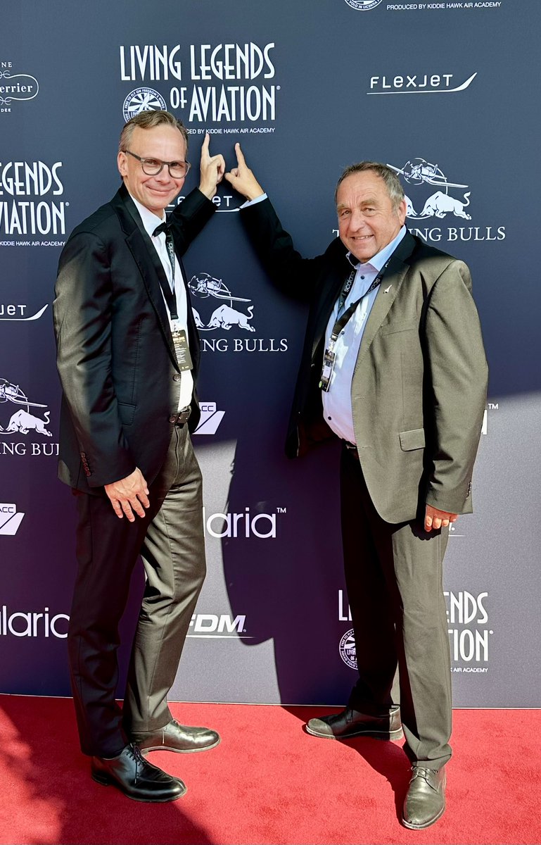 #CEOmeeting with Andreas Bierwirth from AVCON JET here at the Lake Wolfgang

#hofmannaviation #luftfahrtexperte