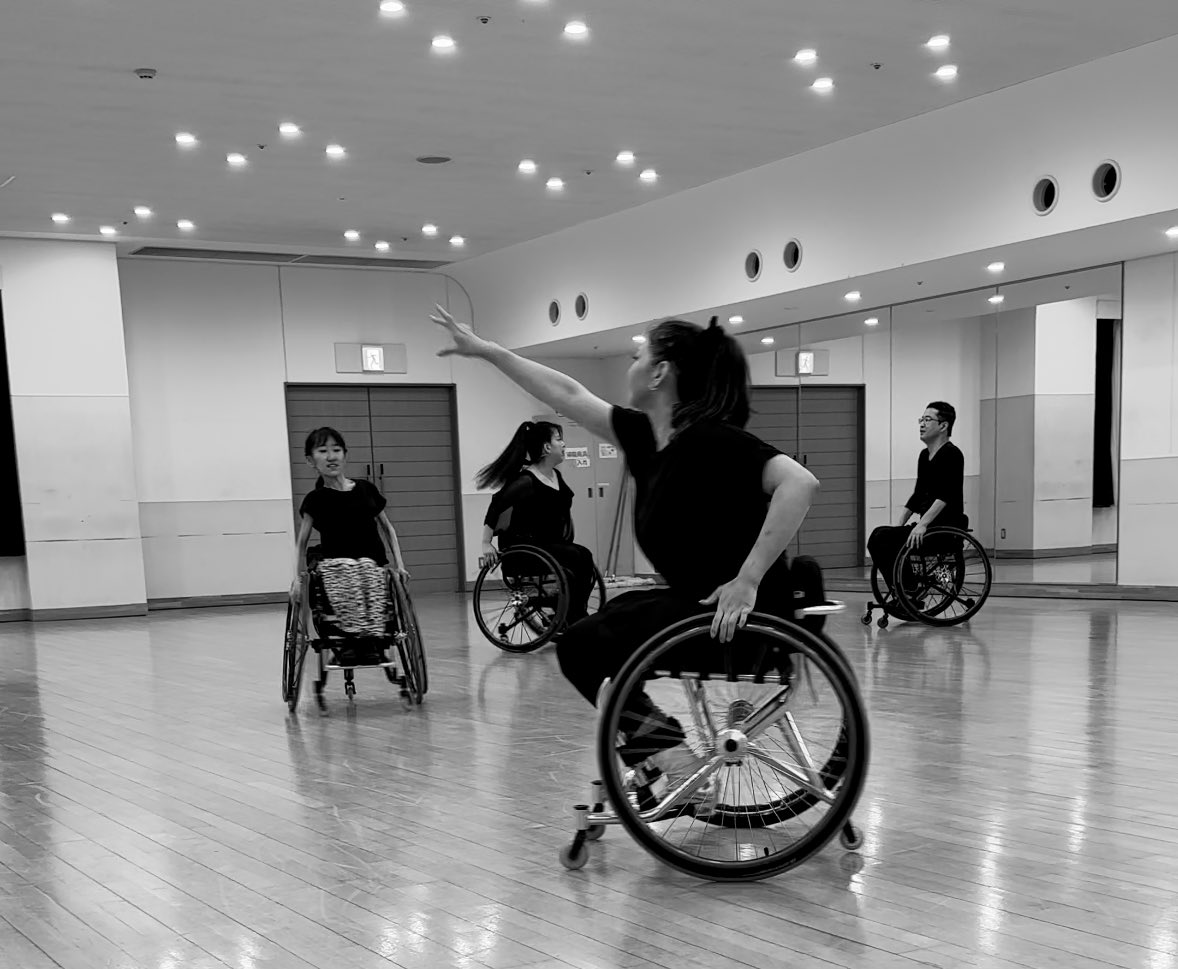 umeerin's tweet photo. 8/31 #パラダンスレッスン日
8月最後のパラダンス練習💃
パリパラ真っ最中ですが、私たちは他のパラダンスの大会に向けてみんなで遅くまで頑張って練習してます🔥
大会までみんなどうか体調崩しませんように✨
#パラダンススポーツ
#パラスポーツ
#パラダンス
#JPDSA https://t.co/qAlMHsOzvy