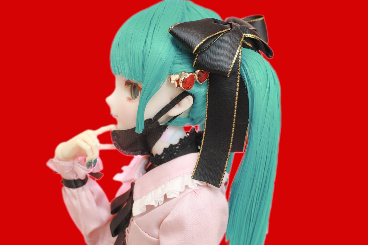 RUru_doll6's tweet photo. この度さぎりさん(@sugarpot_sagiri )と作品交換をして頂きヴァンパイアちゃんを作って頂きました✨️

ミク誕にお披露目できるのめちゃくちゃ嬉しいです🥺✨️
本当にクオリティが素晴らしすぎて😭💕

ミクさんお誕生日おめでとう🥰🫶

#しゅがぽ服
#初音ミク誕生祭2024 
#初音ミク生誕祭2024 https://t.co/VaFryacrJ2
