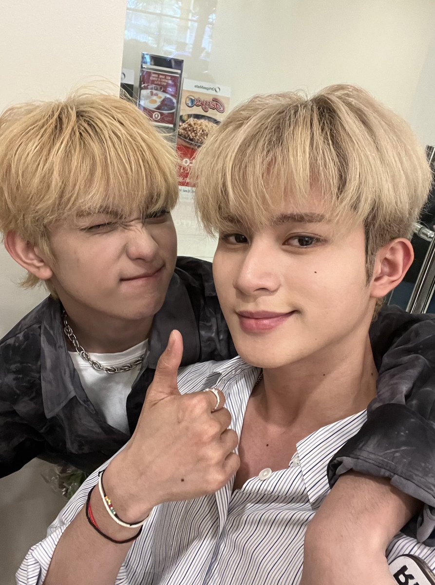 [🦊] Happy Birthday to our very cutesy, very approachable, very considerate, very natural, very mindful but not demure Marcus🍰🎂 - because you're bubbly and makulit.

Enjoy your day, always remember nandito si kuya lagi ☺️  Love you!🐰

#HORI7ON #호라이즌 #WINSTON #윈스턴