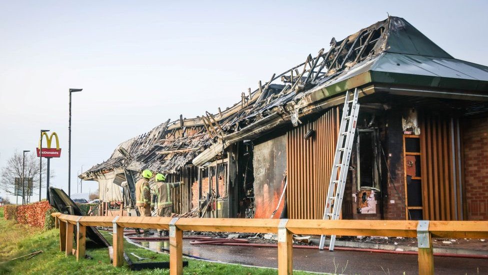 McDonald’s if it was operated by <a href="/TicketmasterUK/">ticketmasteruk</a> #oasis