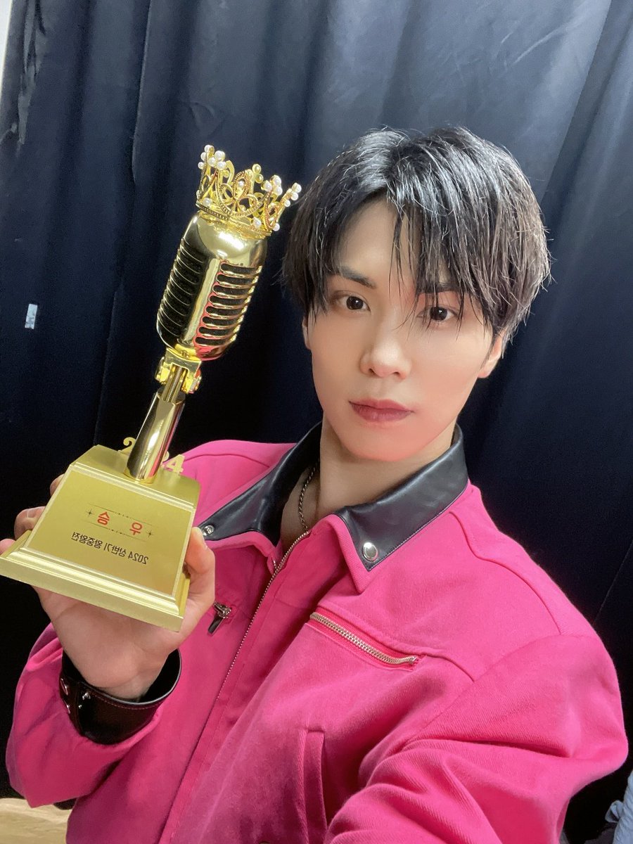 p_rockyent's tweet photo. 하모!! 저 이번에
#불후의명곡 #왕중왕전 에서도
최종우승 했어요 🏆
다 #하모 덕분에 결국 이렇게
해냈어요 ㅠㅠ
정말 고맙고 감사하고 사랑합니다!💚

#ROCKY #HAMO https://t.co/NZ62mDn691