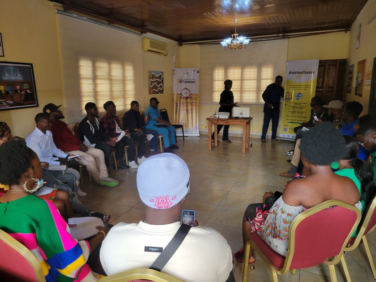 SalomonGraoson's tweet image. #BlogDay2024 

What tools should bloggers and content creators use to verify information before sharing it online?

@DonaldTchiengue  shared his expertise on this topic during the workshop on #Digital #HumanRights .....

#ABC
#DefyHateNow #DigitalSafeSpaces