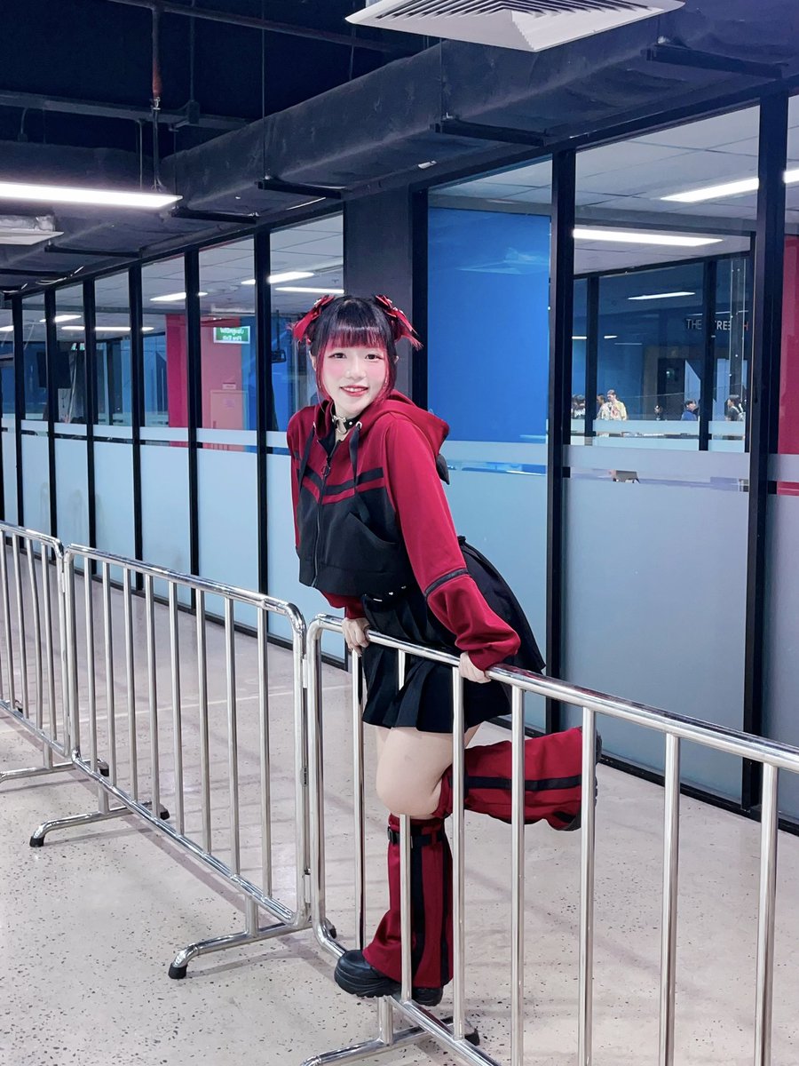 Ruby__CMJ's tweet photo. เป็นเด็กเกาะรั้ววันนึง 😎✨
บี้ชอบชุดนี้มากๆเลย ~
หวังว่าทุกคนจะชอบบี้ในชุดนี้เหมือนกันนะ ♥️
ขอบคุณทุกคนที่แวะมาหา มาคุยกันนะคะ
ขอบคุณที่คอยเติมกำลังใจให้กันน้า 💕
#RubyCMJ #RubyChocolatière #RubyChocolatiere #CMJ #รูบี้สีแด๊งแดง #IchigonoRuby #Chocolatiere 🍫#chocolatierecmj https://t.co/FjBK7f0IB1