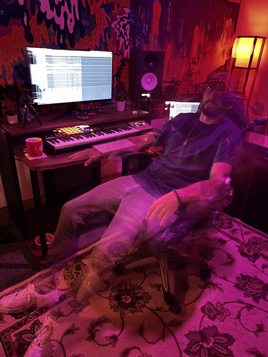 88Cooked's tweet image. Cookin up all day in the studio got me feeling like….. #beats #studiolife #producer #cookup #faded