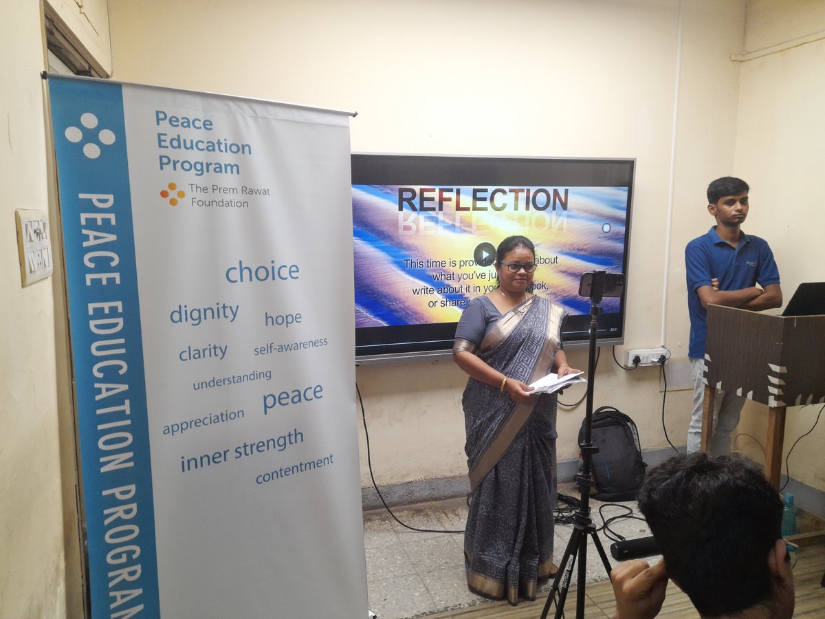 rajeevclasses's tweet image. Rajeev Classes has organized a mental health seminar in association with The Prem Rawat Foundation for the students. We are sharing some glimpses of it. 
.
.
.
rajeevclasses.com
#rajeevclasses #kolkata #kotacoaching #mentalhealth #mentalhealthawareness #mentalhealthsupport
