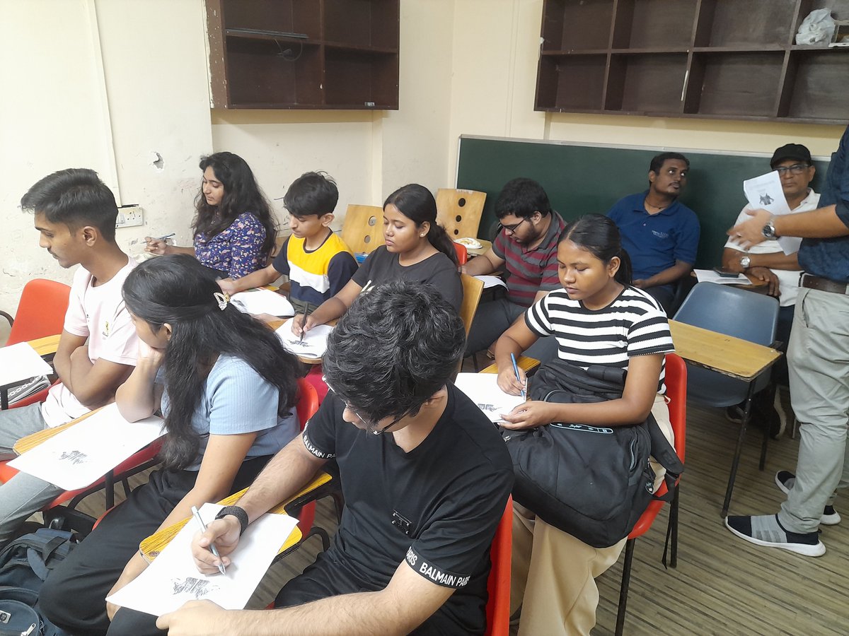 rajeevclasses's tweet image. Rajeev Classes has organized a mental health seminar in association with The Prem Rawat Foundation for the students. We are sharing some glimpses of it. 
.
.
.
rajeevclasses.com
#rajeevclasses #kolkata #kotacoaching #mentalhealth #mentalhealthawareness #mentalhealthsupport