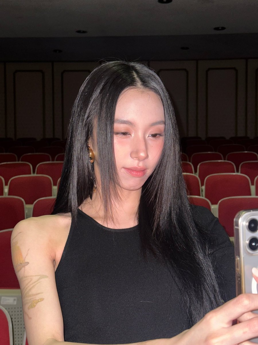 twenty9ayn's tweet photo. [🫧📸] • 11:22 PM KST https://t.co/SkoXlkreIc