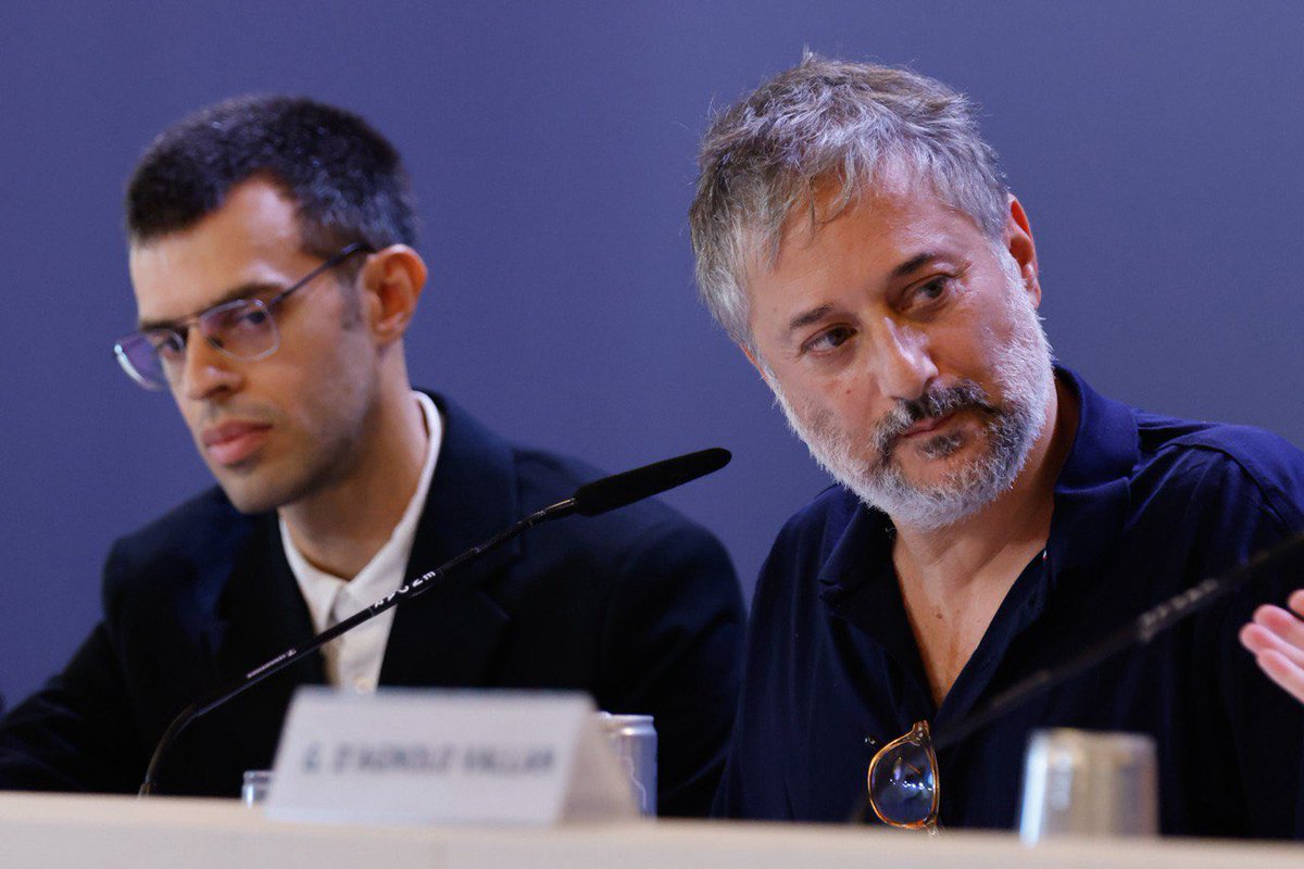 la_Biennale's tweet photo. #BiennaleCinema2024 #OutOfCompetition #BabyInvasion #HarmonyKorine: “Since #AggroDr1ft I felt a lot more creatively liberated and wanted to further my progress into videogame language, making something that is almost like a world creation, and a horror portal. You begin watching the base layer and then you start seeing another three or four subfilms under the main film, which unravel almost religiously like the Book of Revelation."