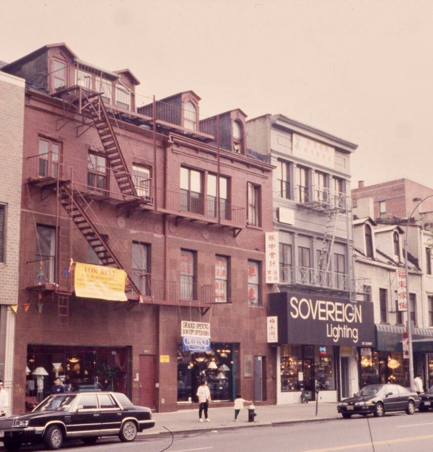 GVSHP's tweet image. We just added 300+ images to our historic image archive (now over 5K!) from a 1995 survey by @studiotinker of federal style (ca.1790-1835) houses in Lower Manhattan. See this amazing time capsule — some pristinely restored, some since destroyed: villagepreservation.org/campaign-updat…