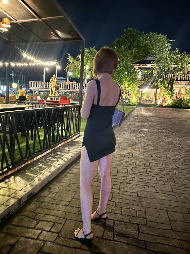 ใครเจอมีรางวัล🤭  

ทักได้เสมอ
#ออบิตผับ
#โชว์เสียว
#ร่าน
#จันทบุรีแอบแซ่บ