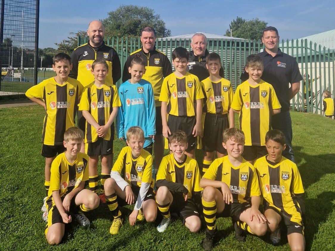Stampy2013's tweet photo. Team sponsor Sandy Leonard, Managing Director, from East Renfrewshire Electrical Services (E.R.E.S.) watched our Stampy Thistle @ERSDALeague match against St Cadocs today. A great game followed by some fun with the electric quadricycle, Renault Twizy 💚 
https://t.co/cxmtVDDIZt https://t.co/XLuEeGjn76