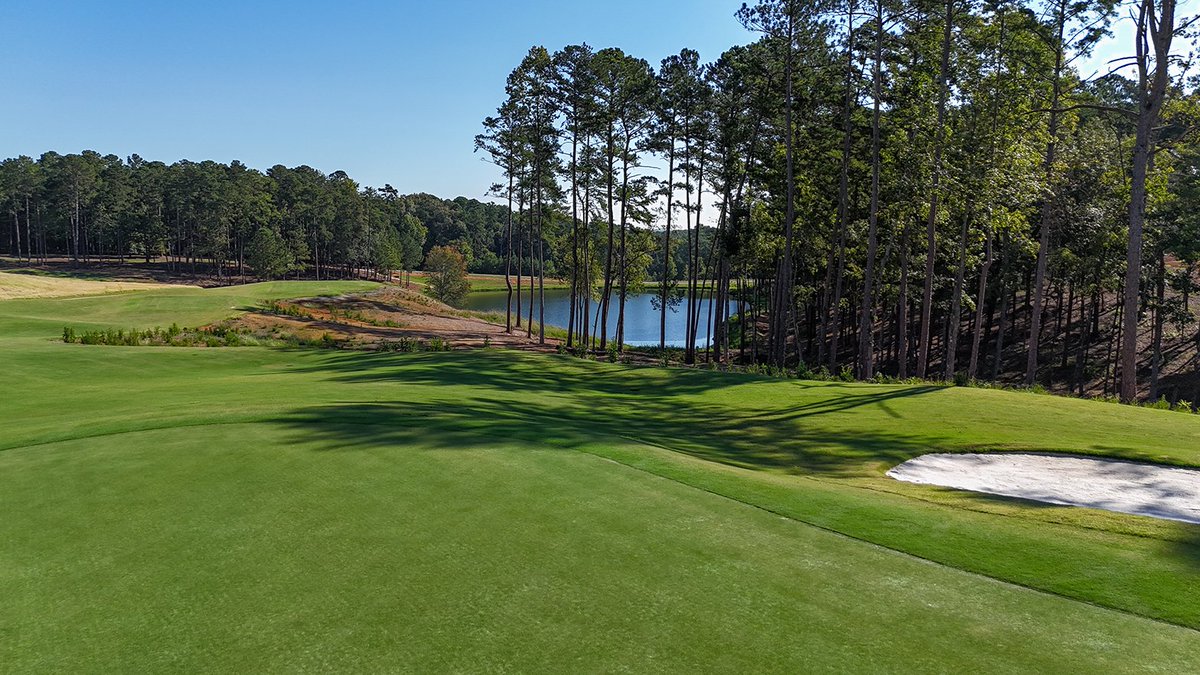 reynoldsgolf's tweet photo. This week's #NameThatCourse is sure to be a golfer's paradise. Do you know where this is? 😉 https://t.co/E9kPnMxBz7