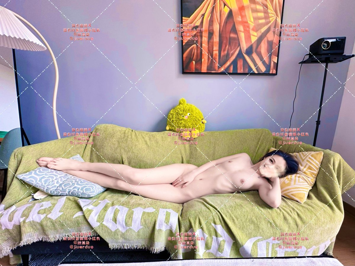 福利姬揪耳朵分享的黄推图片2 - 网红私拍内容