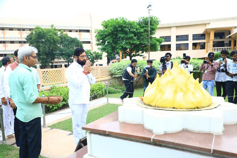 mieknathshinde tweet picture
